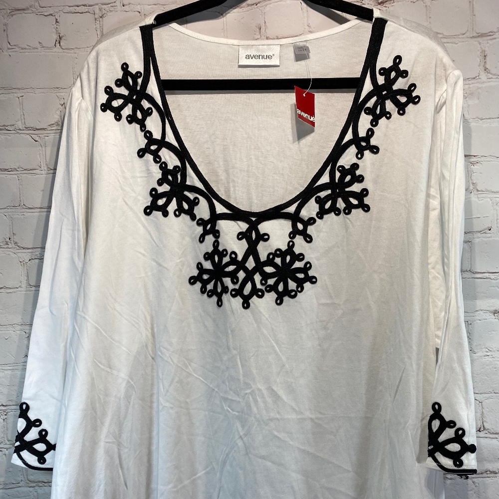 NWT Avenue Women's Pullover Top sz 3X (26/28) white